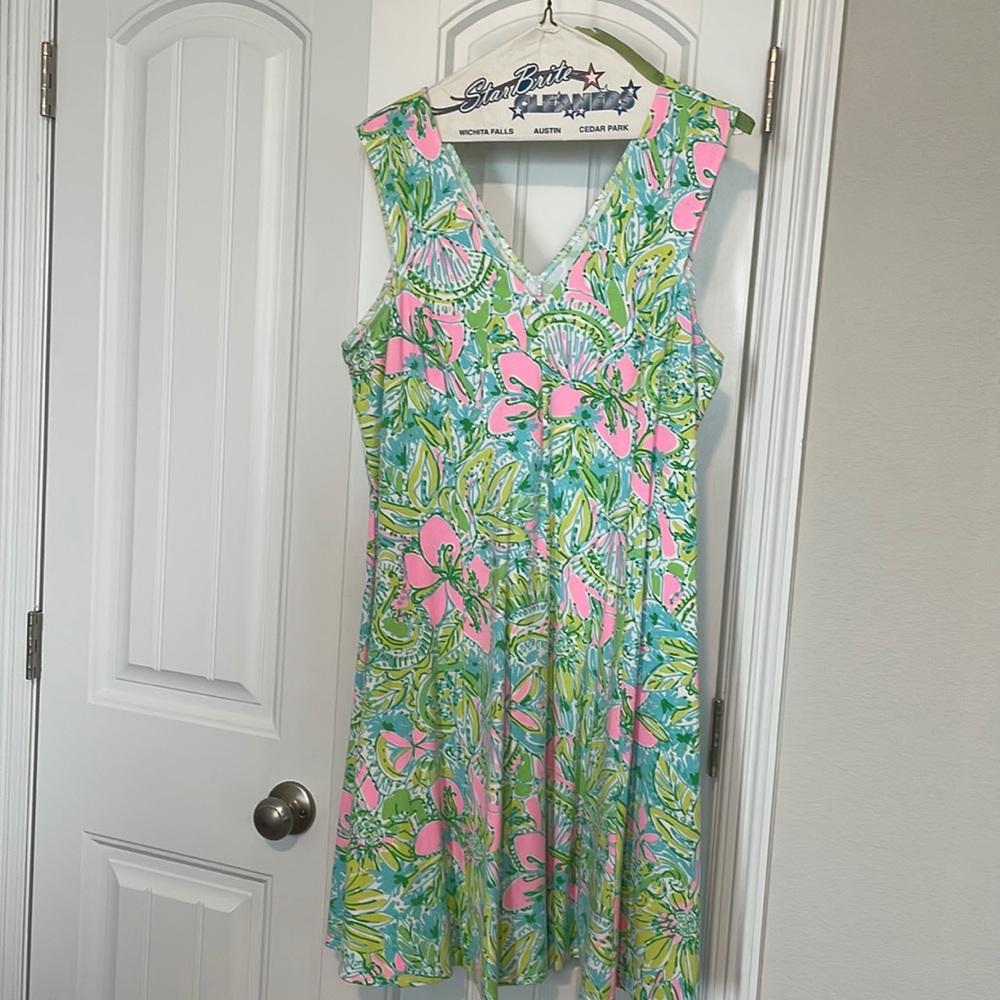 Lilly Pulitzer sleeveless v neck dress